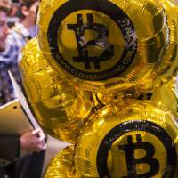Bitcoin slips to around $16,300, futures volumes drop