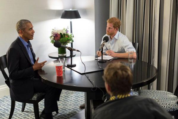 Barack Obama & Prince Harry Chatting Up With Each Other Is The Best Thing You&apos;ll See Today