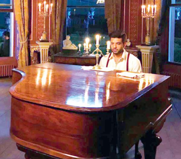 Karan Kundrra spent 3 months to train to play piano in 1921