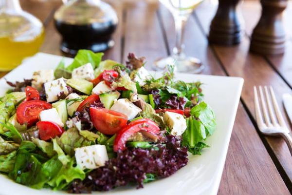 Eating salads daily may help prevent dementia