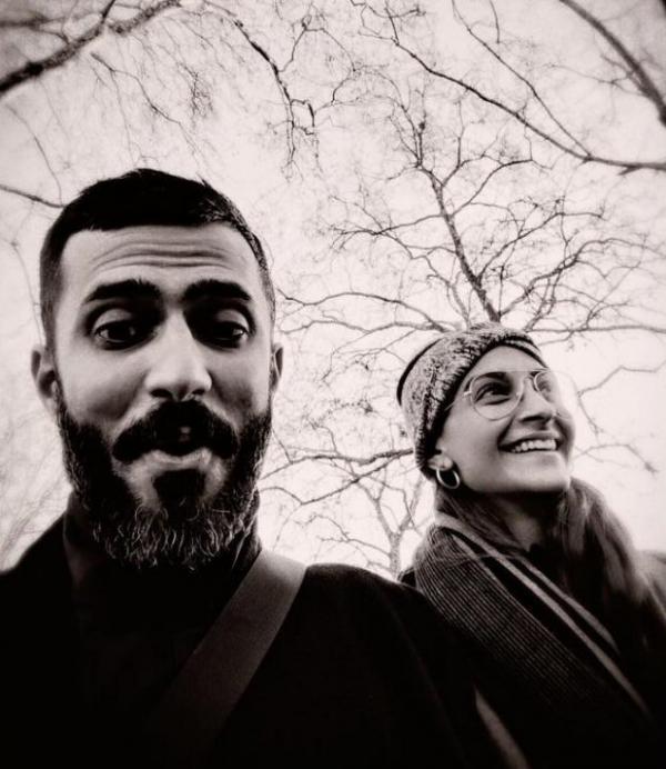  Sonam Kapoor and Anand Ahuja enjoy the chilly weather of London this Christmas 