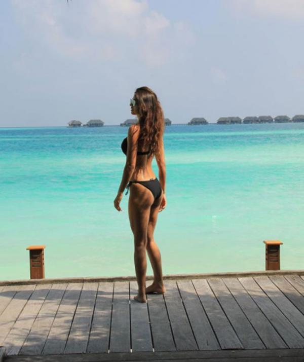 Disha Patani flaunts her perfectly toned body in this stunning bikini picture!