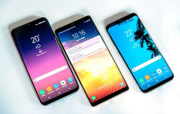 Galaxy S8 & Note 8 Users Report That Their Screens Are Waking Up On Their Own