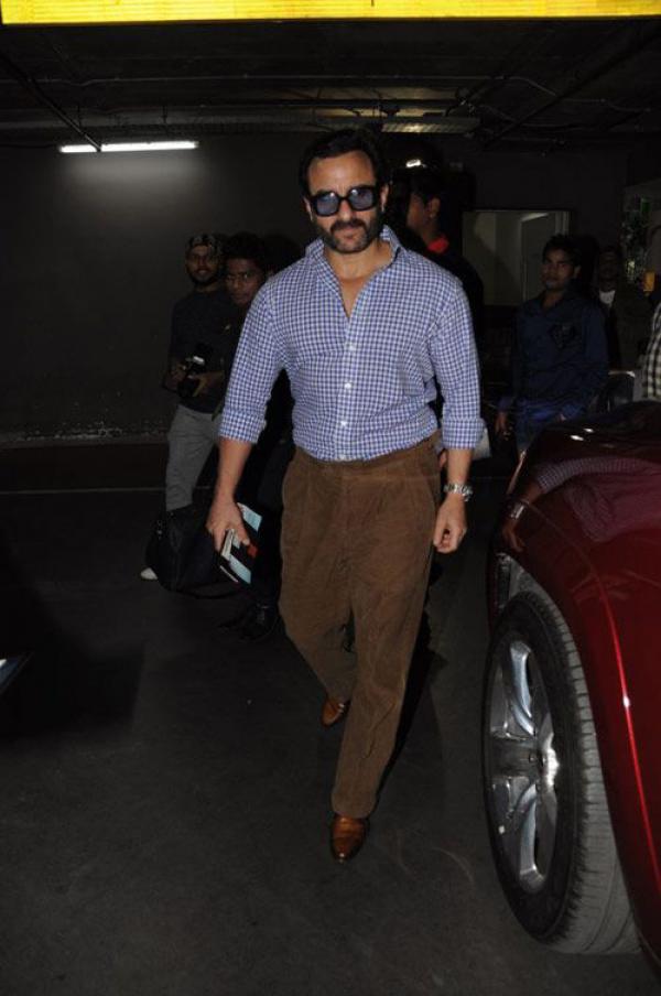 Saif Ali Khan&apos;s Dad-Pants Are The One Thing You Need In Your Wardrobe This Year