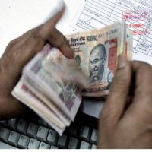 Expect rupee to trade lower: Pramit Brahmbhatt