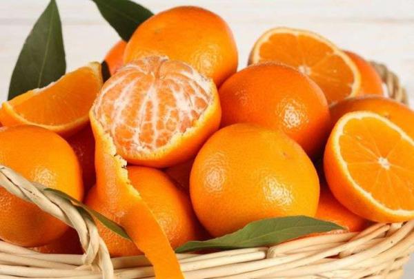 5 Fruits To Eat & Apply On Your Skin During Winter For Clear, Glowing Skin