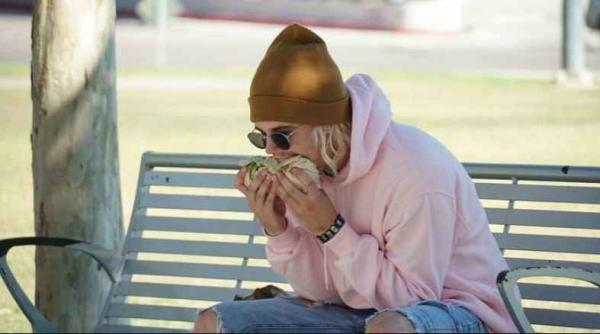 Justin Bieber Ate A Burrito Like A Caveman And It&apos;s Too Late Now To Say Sorry