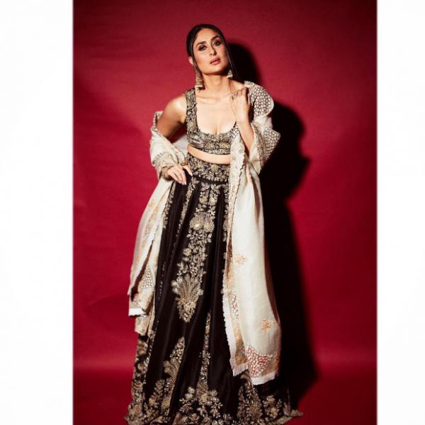  Slay or Nay: Kareena Kapoor Khan in Anamika Khanna for Diwali 2018 celebrations 
