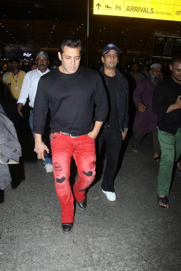 Bhai Just Wore A Crazy Pair Of Red Pants That Will Make Ranveer Singh&apos;s Clothes Look &apos;Normal&apos;