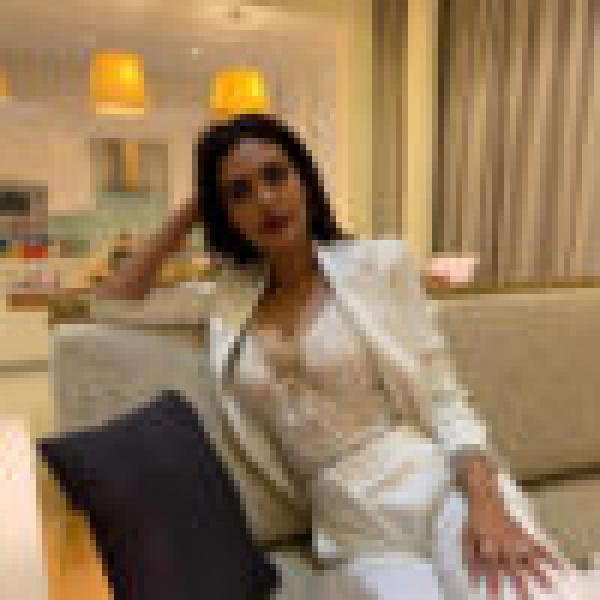 Esha Gupta’s Boss Lady Vibes Are Bold & Beautiful