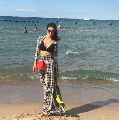  WOW! Mouni Roy looks hot chilling at the beach in this black bikini top 