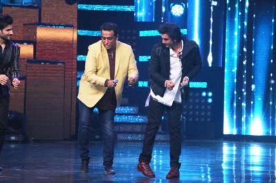  WOW! Ranbir Kapoor does some crazy stuff on the sets of Nach Baliye 
